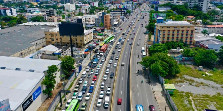Autoridades de Transporte activan Plan Especial de Movilidad por Viernes Negro 2025