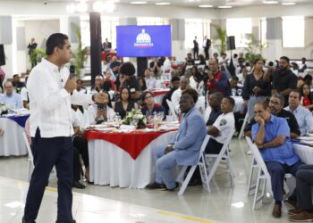 Ministro Kelvin Cruz celebra en grande junto a atletas el Día Nacional del Deporte