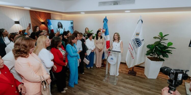 Gloria Reyes asume el Ministerio de la Mujer y sitúa la igualdad como base de la democracia