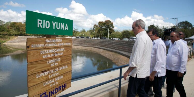 Presidente Abinader inaugura la construcción del muro de gaviones y adecuación del Río Yuna en comunidad Ceiba de los Pájaros para garantizar seguridad de los lugareños