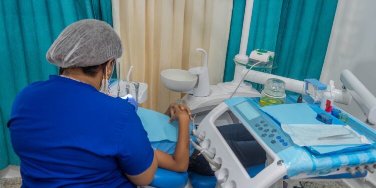 INABIE pone en servicio un nuevo módulo de salud bucal en Nagua para beneficiar a más de 1,620 estudiantes