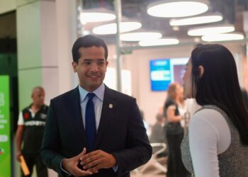 Omar Fernández destaca el proceso para obtener la nueva licencia de conducir y llama a ponerla al día