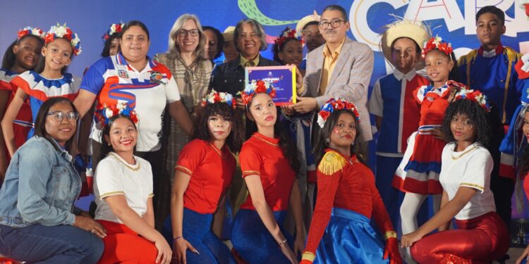 Ministerio de Educación celebra el talento y la creatividad estudiantil en la Gala Nacional de Carnaval Escolar 2026