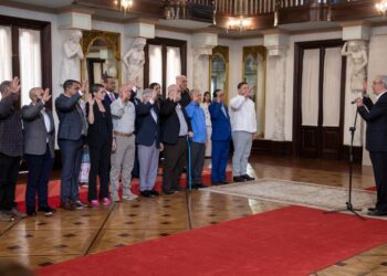 Presidente Abinader juramenta comité gestor del Observatorio Ambiental; se refuerza compromiso del Gobierno con gestión ambiental participativa, transparente y orientada a la sostenibilidad