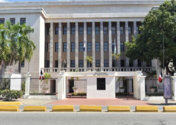 Ministerio de Educación informa suspensión de docencia para Montecristi, Santiago Rodríguez y Valverde por alerta roja