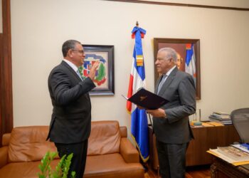 Ministro Andrés Bautista juramenta a Carlos Alessandry Roa Howley como director ejecutivo del Plan San Juan