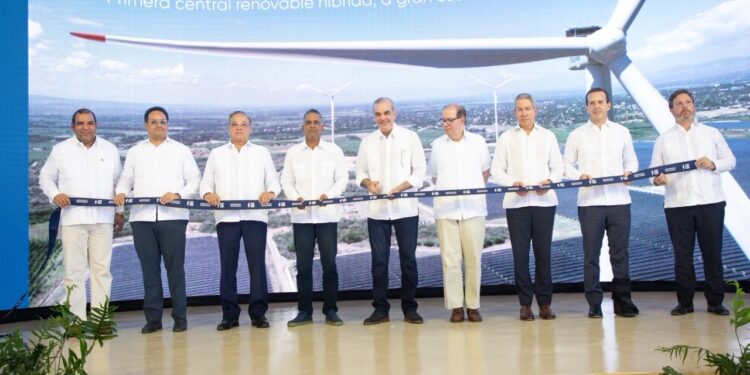 Presidente Abinader inaugura central Esperanza Renovable de EGE Haina, pionera en inyección híbrida de energía eólica y solar al Sistema Eléctrico Nacional Interconectado
