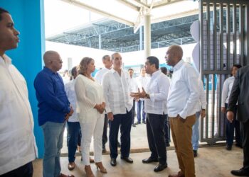 Presidente Abinader inaugura pabellones deportivos para fortalecer el deporte y la recreación de la juventud de La Romana
