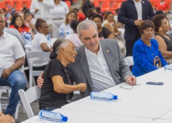 Presidente Abinader inicia entrega del Bono Madre 2026 que beneficiará a más de un millón de madres dominicanas