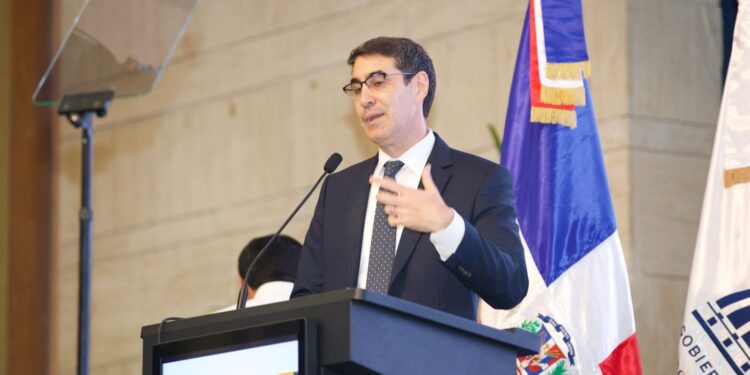 Germán Sturzenegger, jefe de División Agua y Saneamiento del BID, reconoce el liderazgo de República Dominicana en saneamiento y la posiciona como referente regional