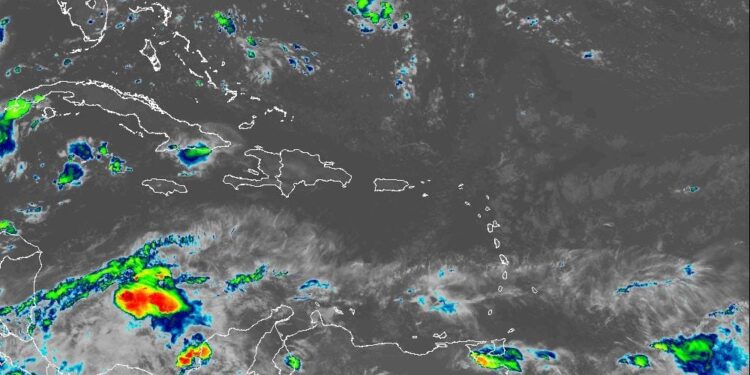 Indomet prevé ambiente caluroso, cielo opaco y escasas lluvias este viernes