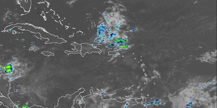 Indomet pronostica aguaceros, tormentas eléctricas y posibles granizadas por vaguada y onda tropical