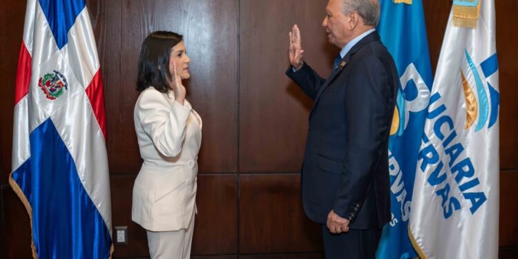 Designan a Angelina Biviana Riveiro como vicepresidenta ejecutiva de Fiduciaria Reservas