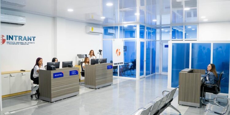 INTRANT abre por primera vez oficinas de licencias en Montecristi y Dajabón