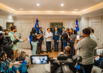 Ministro Paliza deposita en el Senado anteproyecto de nueva Ley de Alianzas Público-Privadas