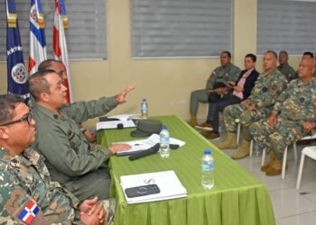 Director general del SENPA sostiene reuniones de coordinación con el personal bajo su mando
