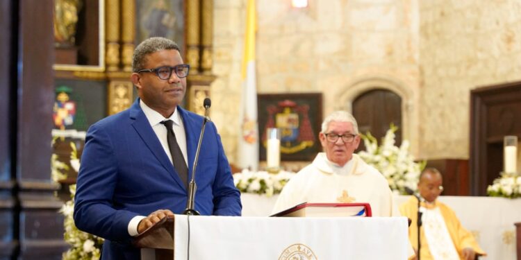 Robert Polanco destaca labor social de Propeep y su compromiso de seguir acercando el Estado a las comunidades