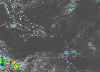 Indomet prevé ambiente caluroso y aguaceros dispersos con tronadas este jueves