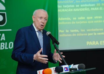 Rafael Alburquerque: “Endeudarse para comer no puede presentarse como una conquista”