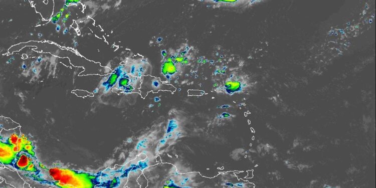 Indomet pronostica aguaceros con tronadas en varias localidades este lunes