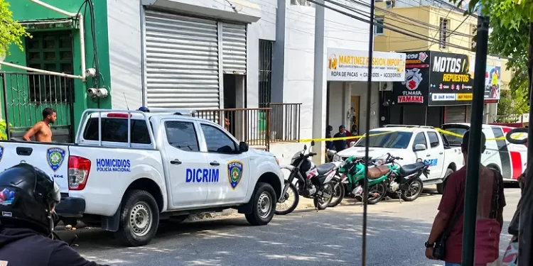 Hombre hallado dentro de una pared habría sido asesinado en el DN y trasladado a Herrera