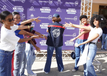 Más de 400 estudiantes fortalecen su liderazgo en campamento Ciudadanos al 100 del Ministerio de Educación