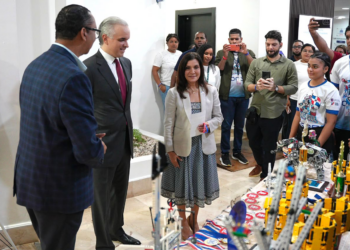 Ministro de Educación recibe visita de embajadora de Estados Unidos y abordan áreas de cooperación
