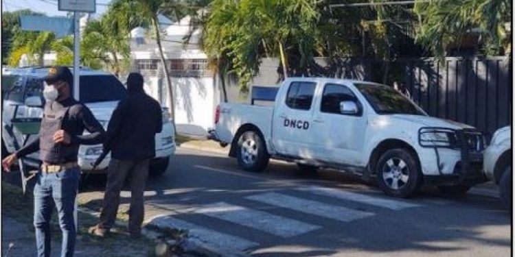 En desarrollo: Agentes allanan vivienda alcalde Abel Martínez