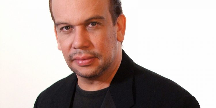 Nombran a Carlos Espinal como nuevo director del Teatro Nacional