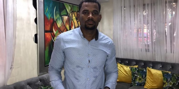 (VÍDEO) Expolicía Daurin Muñoz (Sueldo Cebolla) pide hacer extensivo aumento salarial para los militares.