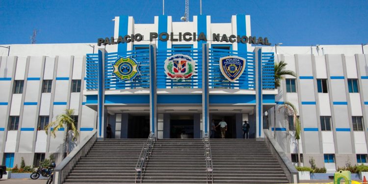 Investigan circunstancias en que desconocidos ultimaron mujer en Santiago