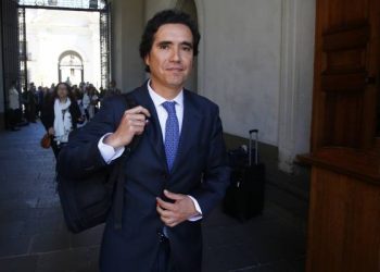 Ministro de Hacienda de Chile renuncia al Gobierno por carrera presidencial