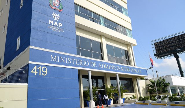 El MAP reduce horario laboral y asistencia de empleados públicos