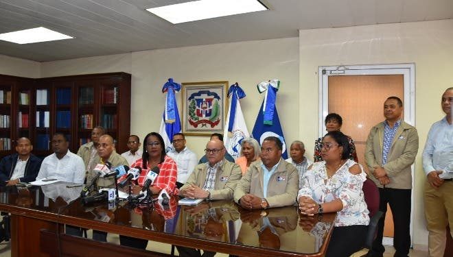 ADP reclama pago a magisterio nacional