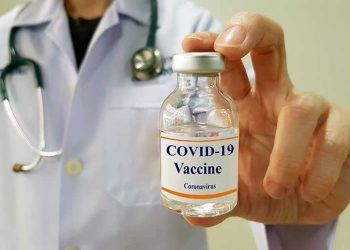 Producción de vacunas en Francia empezará en marzo con las de Moderna