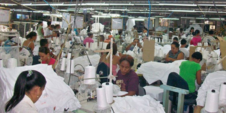 Gobierno proyecta recuperación y más empleos en zona franca de Moca