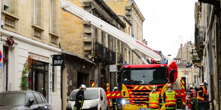 Un herido grave y dos desaparecidos en una explosión en un edificio en Francia