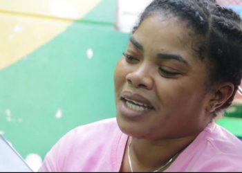 Ministro de Educación acude en ayuda de madre de tres hijos con parálisis cerebral