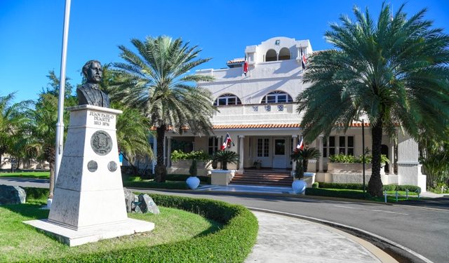 Abinader desvincula a 181 funcionarios adscritos a Cancillería, incluidos 38 embajadores