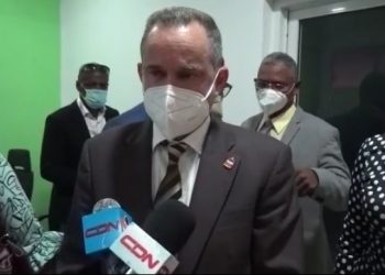 Viceministro de salud califica de equivocación hayan vacunado a Frank Reyes