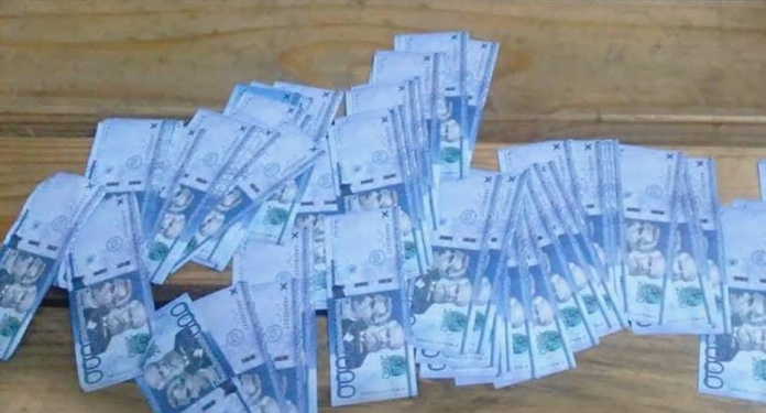 Detienen joven con 500 mil pesos falsos en estación del metro de SD