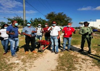 Director de Medio Ambiente en SPM encabeza jornada de siembra de árboles en Día Internacional de los Bosques