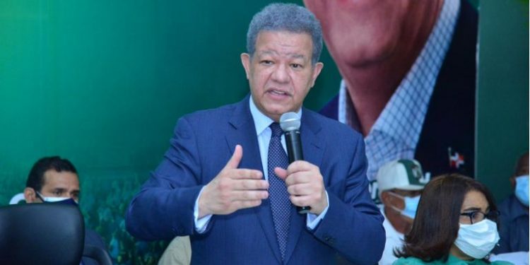 Leonel Fernández advierte de una posible epidemia económica que desate una peste social en la RD