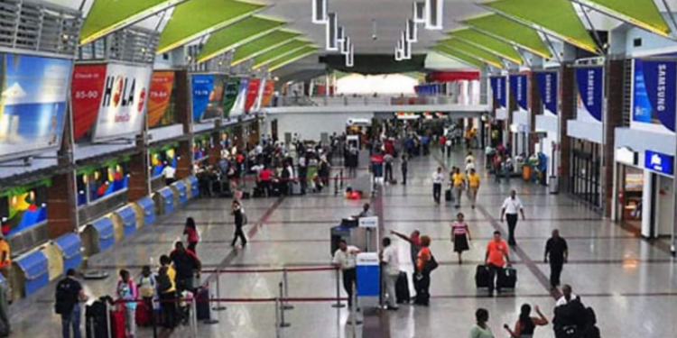 15 fueron detenidas por pretender viajar con pruebas de covid-19 falsificadas