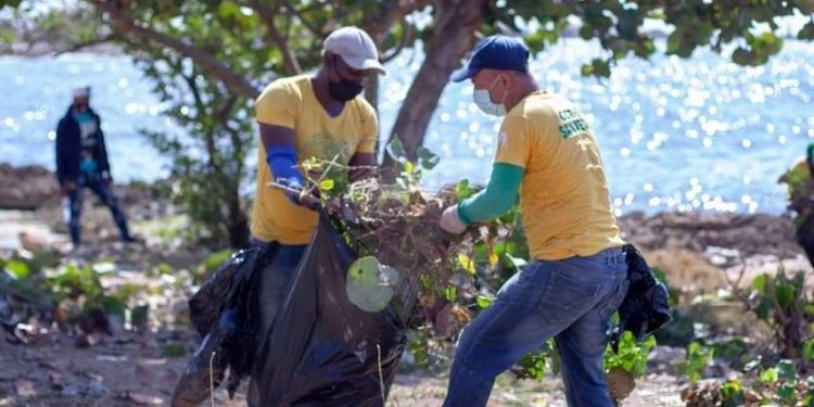 Reclusos del CCR-11 inician jornada de limpieza en el Malecón