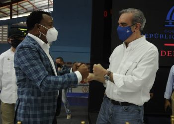 Presidente Luis Abinader designa a Pedro Martínez como asesor honorífico deportivo.