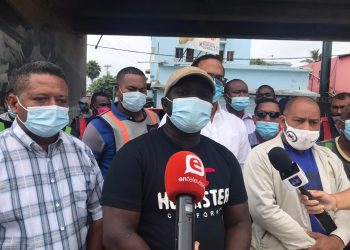 Motoconchistas piden reunirse con el presidente Luis Abinader