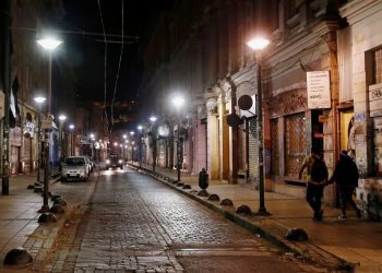 Santiago de Chile vuelve al confinamiento tras aumentos de casos de Covid-19.