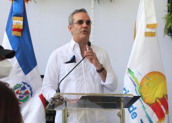 Presidente Abinader dice en los próximos días se dará detalles de la recuperación de la economía; inaugura estación de Bomberos