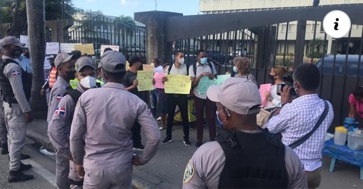 Protestan por alza del pasaje en la Nuñez de Cáceres